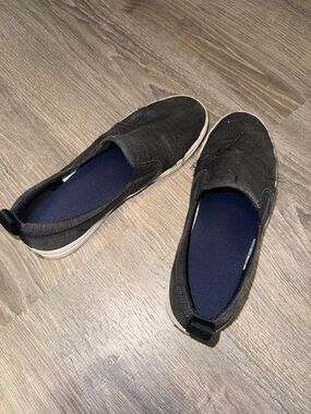 Black Sperry shoes - size 8